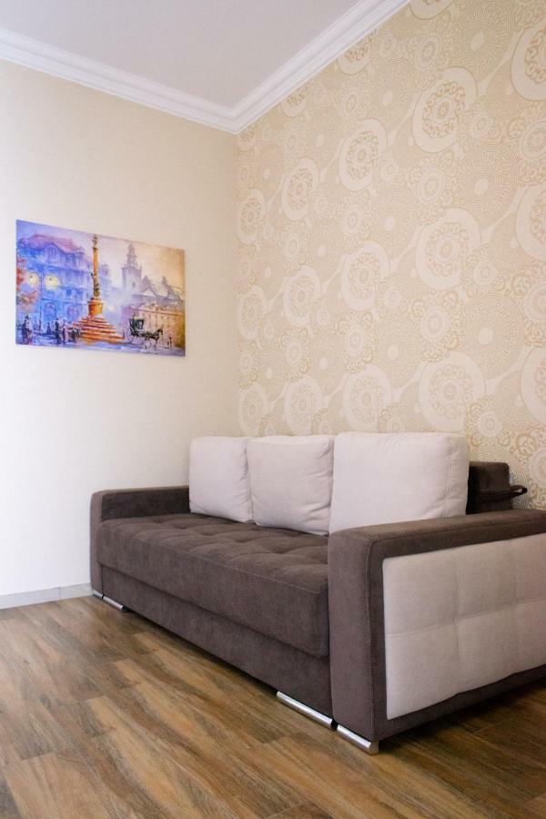 Apartment Barvy Lvova On Kostyushka St Екстериор снимка