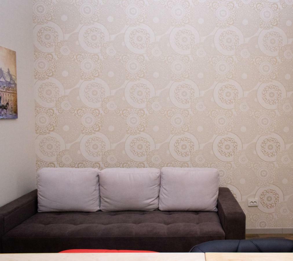 Apartment Barvy Lvova On Kostyushka St Екстериор снимка