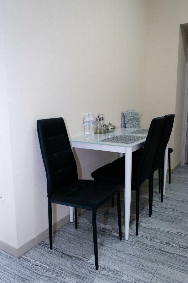 Apartment Barvy Lvova On Kostyushka St Екстериор снимка