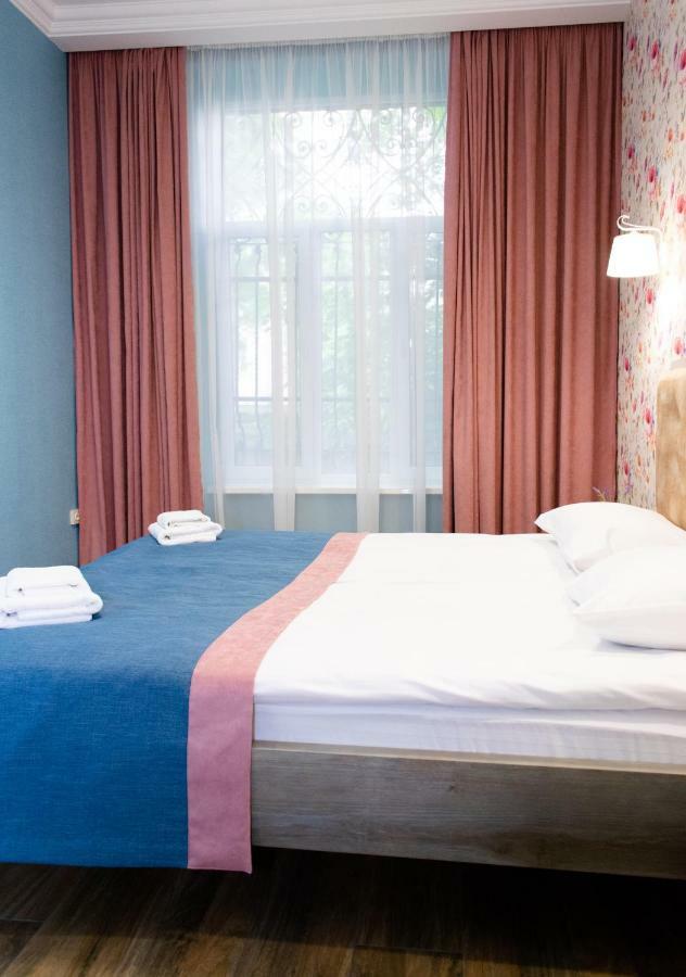 Apartment Barvy Lvova On Kostyushka St Екстериор снимка