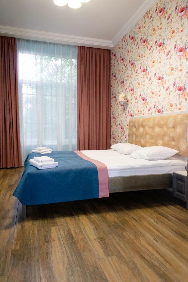 Apartment Barvy Lvova On Kostyushka St Екстериор снимка